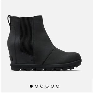 LOOKING TO BUY SOREL JOAN OF ARC WEDGE